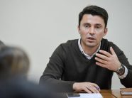 rrustemi-–-qunit:-e-ke-votuar-“zajednicen”-e-gjykaten-speciale,-e-tash-po-fol-per-patriotizem