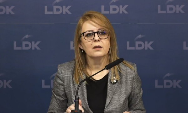 bajrami:-70.6%-e-nxenesve-vijojne-mesimin-pa-i-pasur-ne-dispozicion-te-gjitha-librat