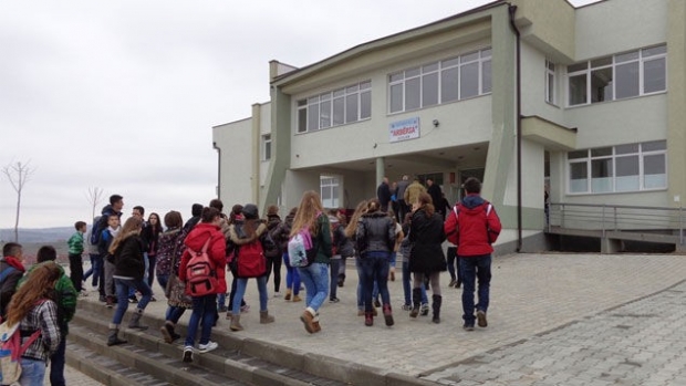 Shkollat në Gjilan, me roje e nën vëzhgim të kamerave