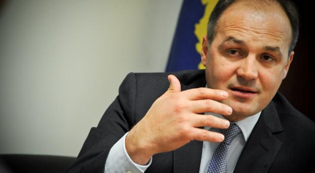 hoxhaj:-agresioni-me-shume-fronte-i-serbise-kunder-kosoves-s’po-ndalet