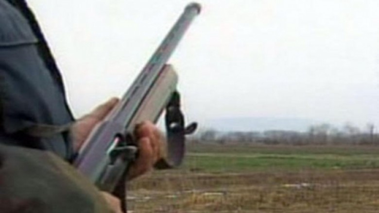ia-vret-qenin-nje-gruaje-ne-kline,-arrestohet-i-dyshuari