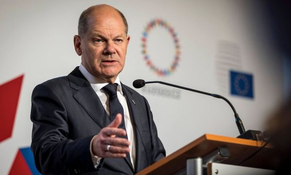 scholz-i-kenaqur-me-ndermjetesit-e-be’se-u-kerkon-kosoves-e-serbise-t’i-zbatojne-marreveshjet