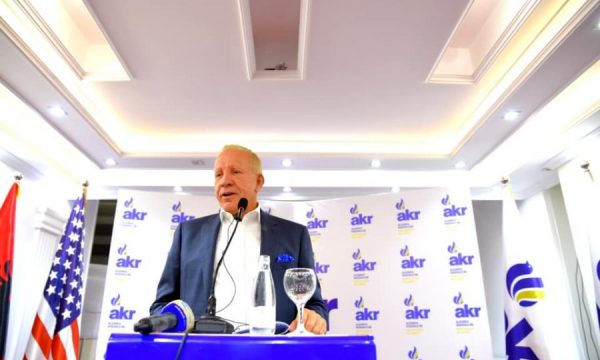 pacolli-tregon-se-si-dhe-ku-e-takoi-radoiciqin