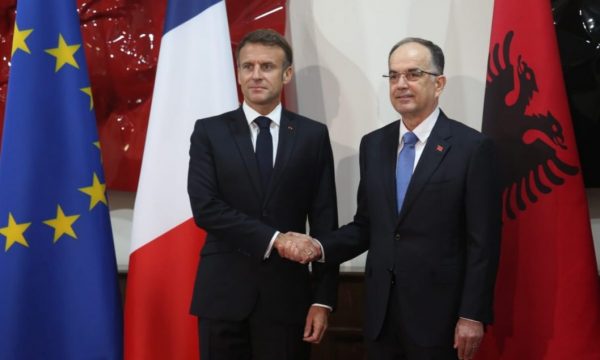 begaj-pret-macronin:-te-denohen-aktet-e-dhunes-se-serbise-ne-veri-te-kosoves