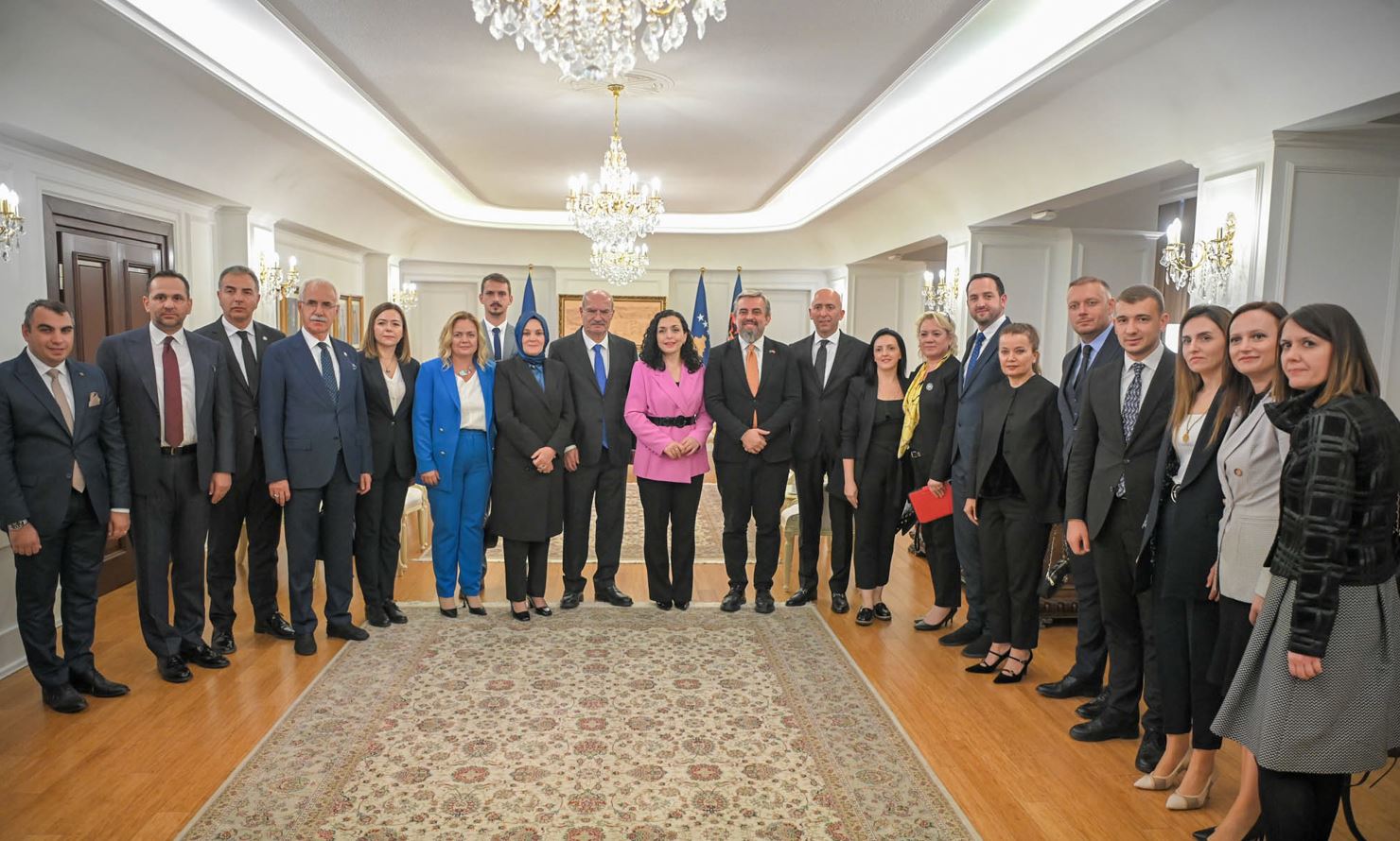 osmani-pret-nje-delegacion-nga-oda-e-ankarase-dhe-komiteti-kosovar-i-fondacionit-ballkanik