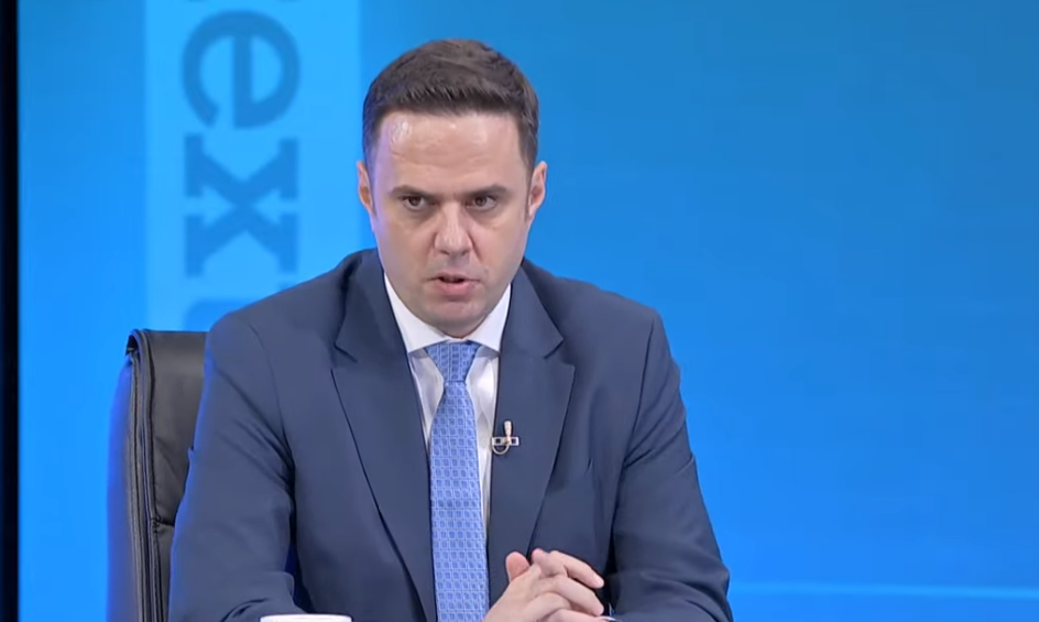 abdixhiku:-ju-garantoj-se-kjo-qeveri-nuk-perfundon-nese-si-votojme-marreveshjet-nderkombetare