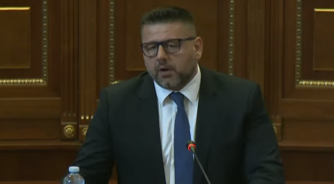 berisha-vetevendosjes:-pse-nuk-po-perkrahet-policia?