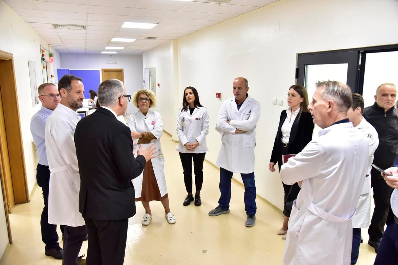 s’ka-me-liste-te-pritjes-per-terapine-me-rrezatim-ne-kliniken-e-onkologjise