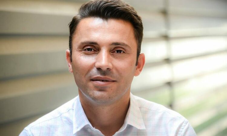 rrustemi-mbron-ne-kuvend-vendimin-e-presidentes-per-te-mos-e-dekretuar-isufajn
