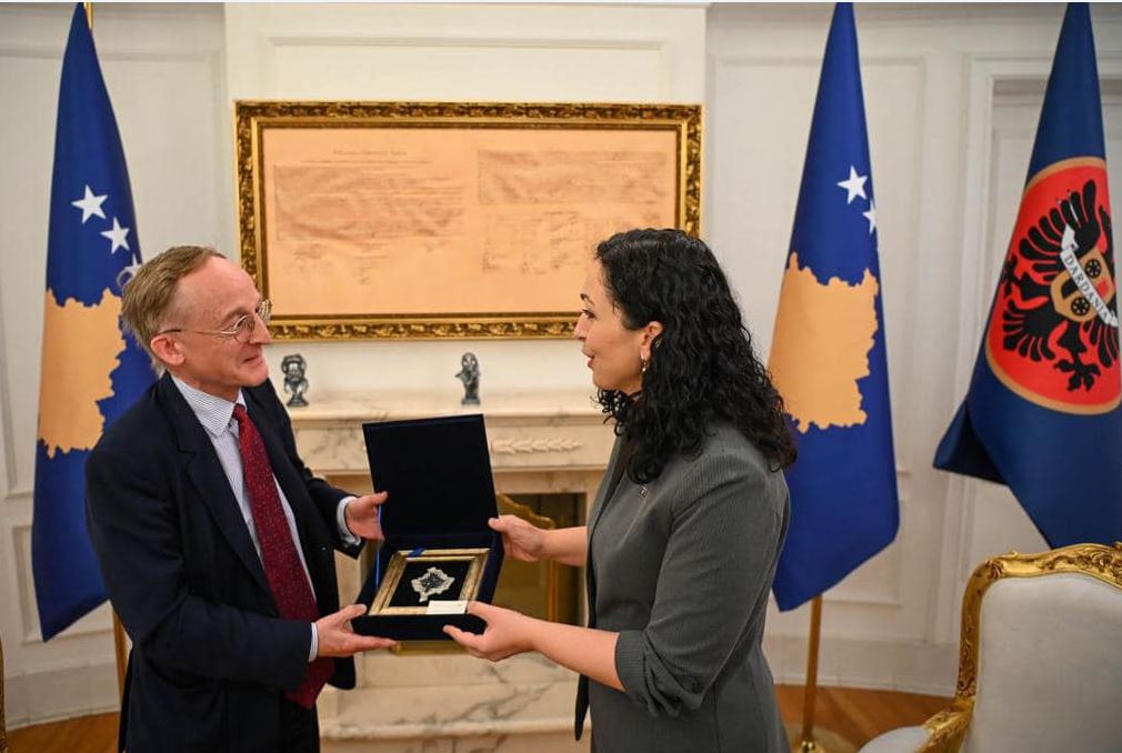 osmani-takon-malcolmin,-e-falenderon-ne-emer-te-popullit-te-kosoves