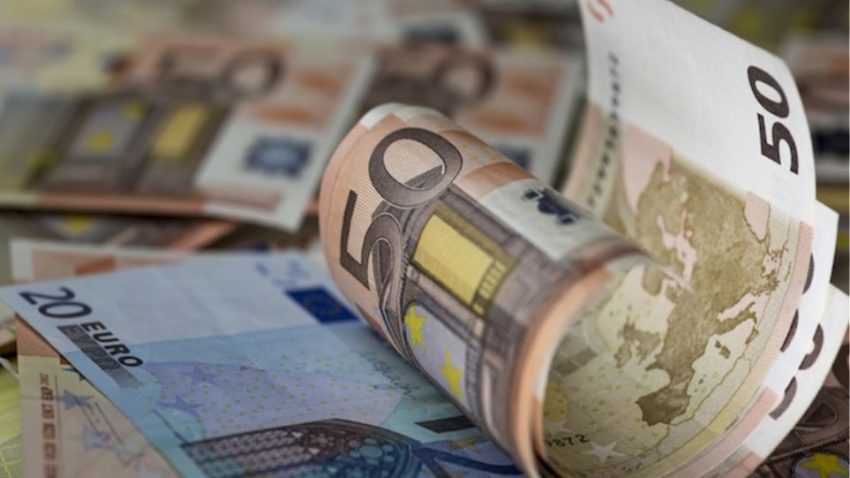 Menaxheri i një banke në Gjilan, raportoi për para të falsifikuara në vlerë mbi 1 mijë euro