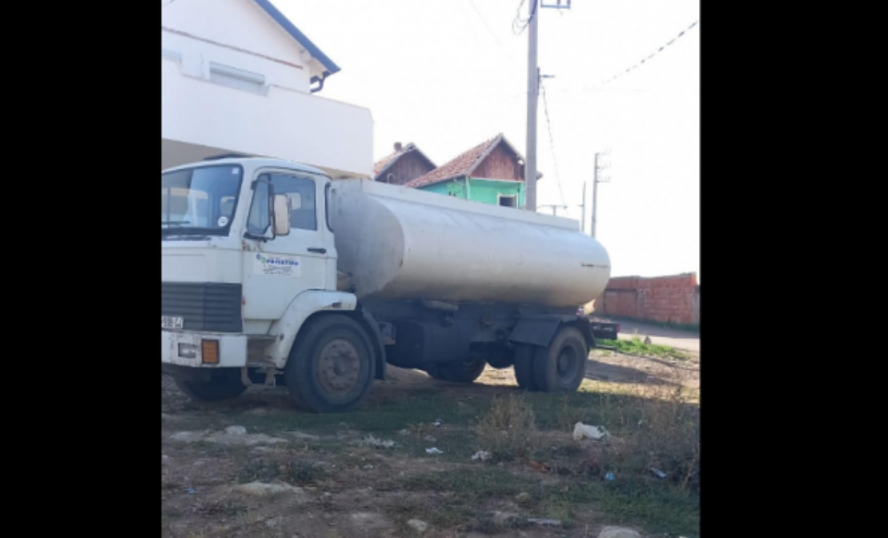 kru-“prishtina”:-autoboti-per-shperndarje-te-ujit-te-pijes-eshte-vendosur-ne-gracanice