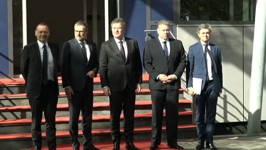 lajcak-pas-takimit-me-kurtin:-kosova-duhet-te-nise-themelimin-e-asociacionit