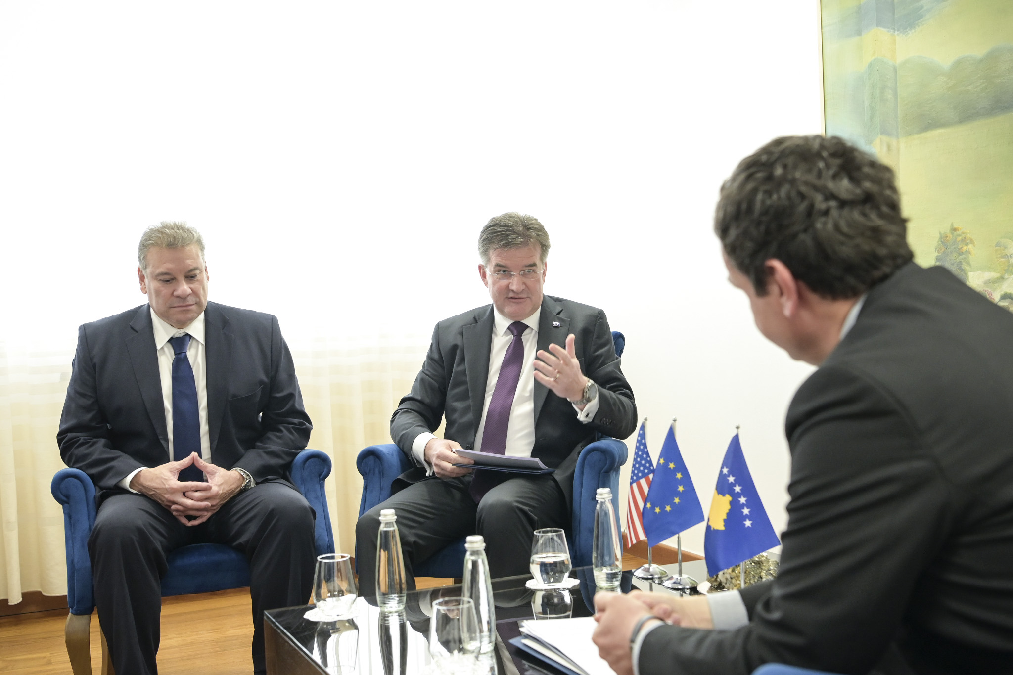 kurti-diplomateve-perendimore:-prioritet-dhe-urgjence-ceshtja-e-sigurise-se-kosoves