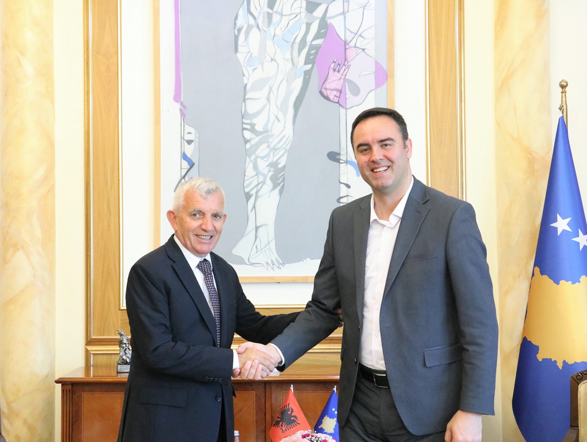 konjufca-priti-ne-takim-lamtumires-ambasadorin-minxhozi