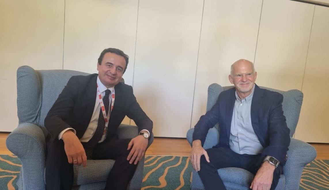 Kurti takohet me ish-kryeministrin e Greqis, diskutojnë për situatën në veri