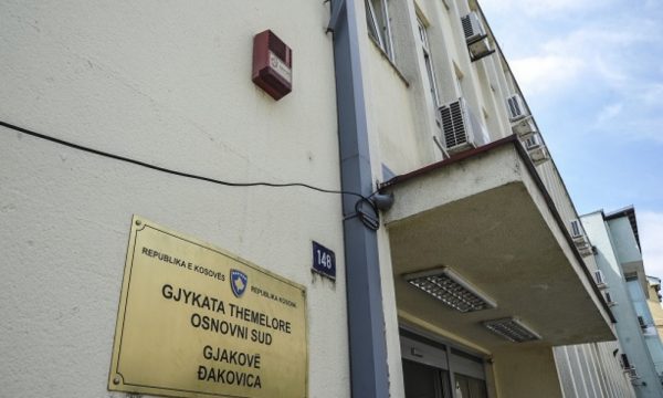gjakove/-4-persona-lirohen-nga-akuza-per-keqperdorim-te-pozites-zyrtare-dhe-deklarim-te-rreme-nen-betim
