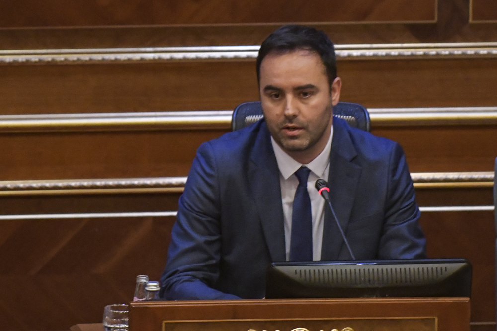 konjufca:-propozimi-evropian-per-asociacionin-eshte-ne-perputhje-me-kushtetuten
