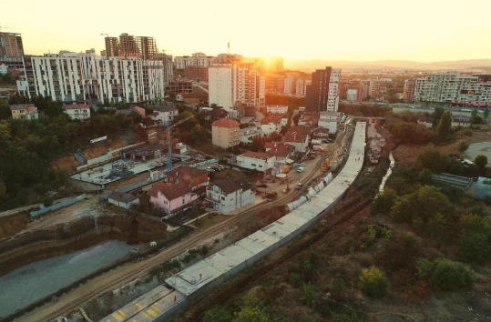 pezullimi-i-projektit-“rruga-a’,-neser-proteste-ne-lagjen-kalabria
