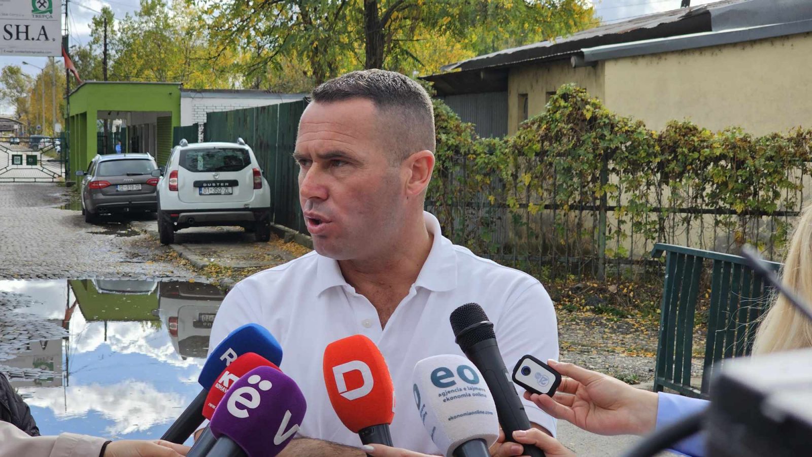 protestohet-para-menaxhmentit-te-“trepces”,-ne-mbeshtetje-te-minatoreve-qe-jane-ne-greve