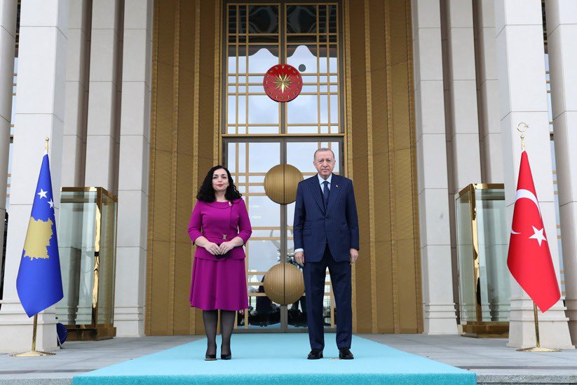 Osmani uron Erdoganin për 100 vjetorin e Republikës: Kosova dhe Turqia kanë një miqësi të rrënjosur thellë