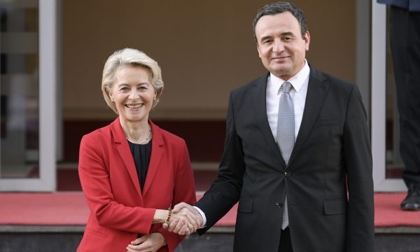 kurti-thote-se-e-ka-njoftuar-presidenten-e-ke’se-cfare-qendrimi-ka-kosova-per-“nenin-7-te-marreveshjes-bazike”