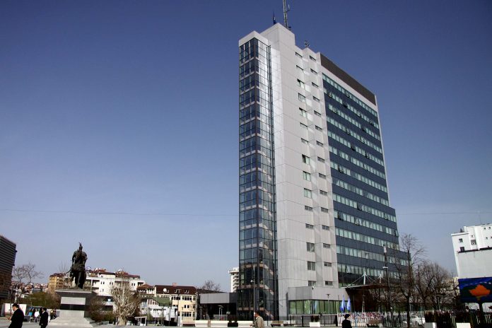 qeveria-vjen-me-vendim-te-ri-per-targat-ilegale-serbe