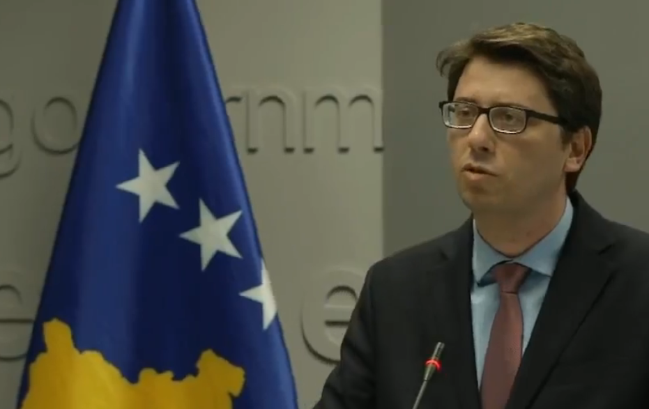 780-euro,-sipas-muratit,-paga-mesatare-ne-sektorin-publik-me-2024