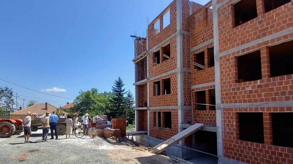 inspektoret-komunal-ndalojne-per-here-te-dyte-punimet-ne-nje-objekt-nje-serbi-ne-veri-te-mitrovices
