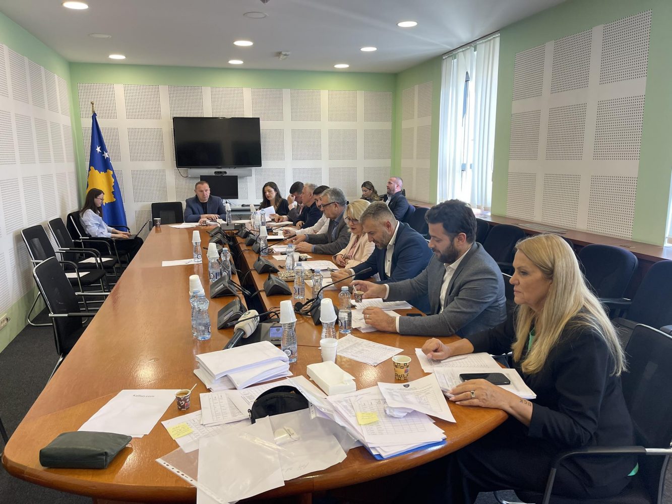 komisioni-“ad-hoc”-interviston-13-persona,-synojne-tri-pozita-ne-bordin-e-rtk-se