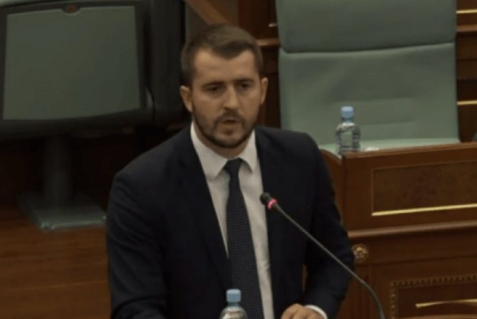 lushtaku:-sot-protestoi-kosova-ndaj-ketij-pushteti-poshterues
