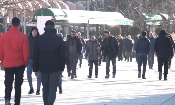 qeveria-nuk-i-siguroi-tabletet-–-shtyhet-regjistrimi-i-popullsise-ne-kosove