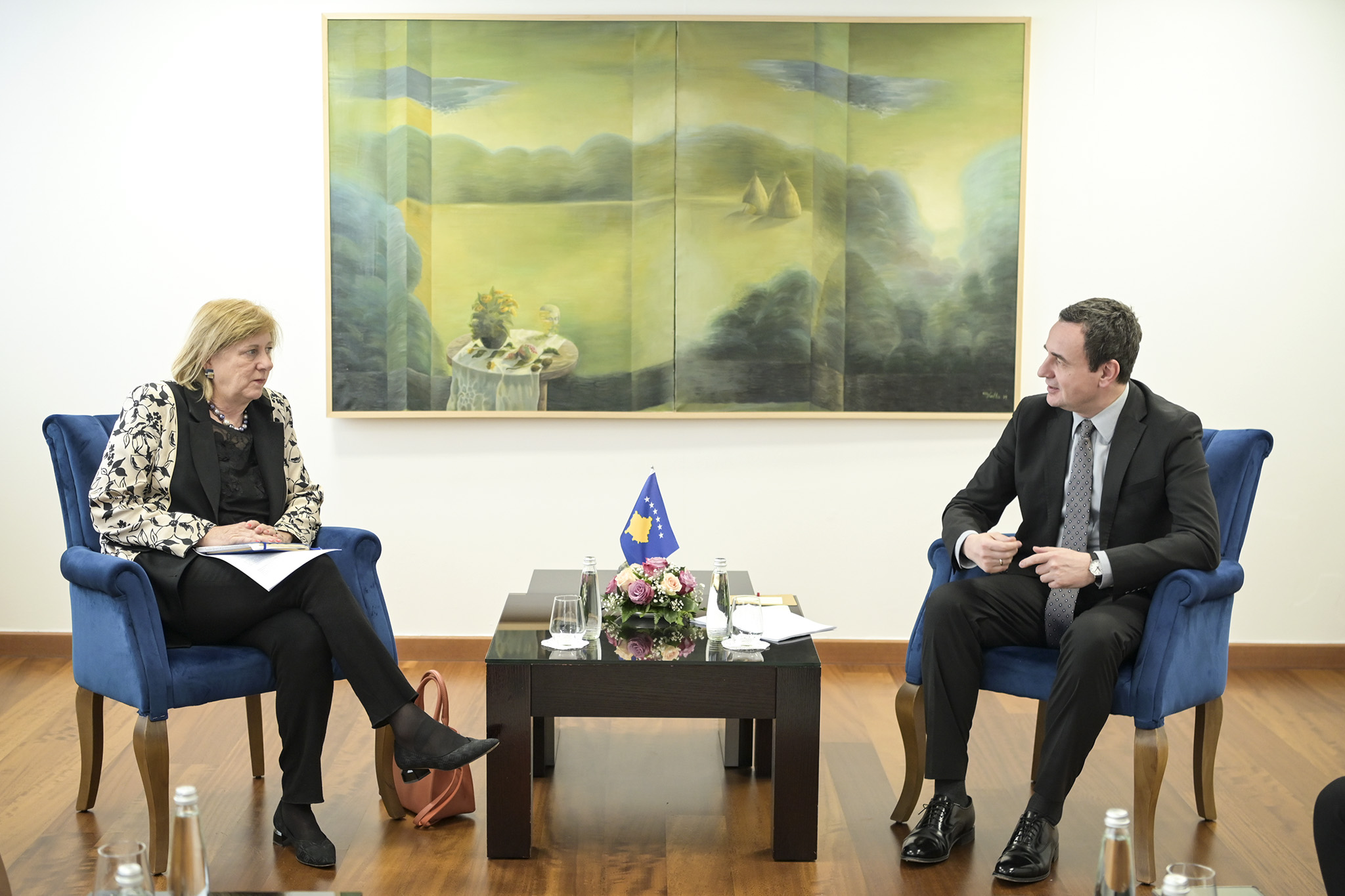 kurti-takoi-drejtoreshen-e-ndi-se,-soderberg,-diskutuan-per-zhvillimet-aktuale