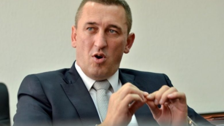 rashiq-e-quan-manipulues-vuciqin:-nuk-pres-asnje-veprim-racional-nga-ai