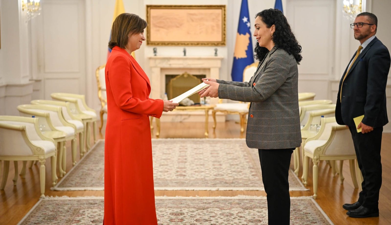 presidentja-osmani-pranoi-letrat-kredenciale-nga-ambasadorja-e-re-jorezidente-e-kolumbise-ne-kosove