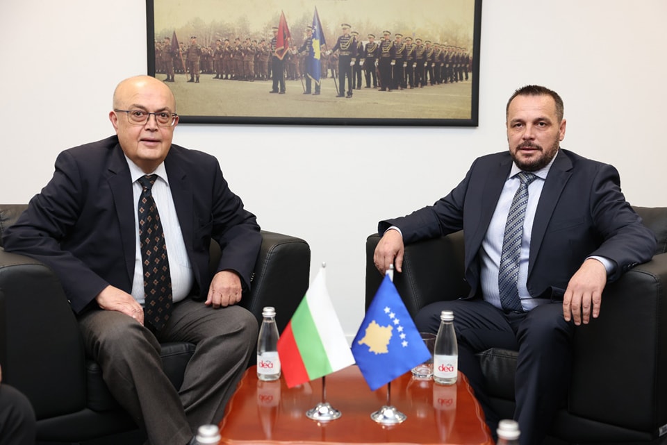 maqedonci-takon-ambasadorin-e-bullgarise,-flasin-per-sigurine-ne-kosove