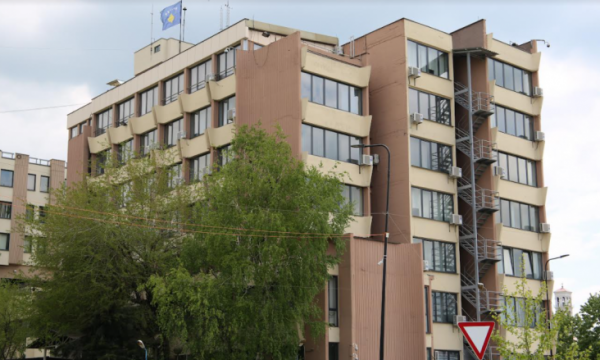 prokuroria-speciale-ngrit-aktakuze-per-“keqperdorim-dhe-mashtrimi-ne-prokurim-publik-si-dhe-falsifikimi-i-dokumenteve”