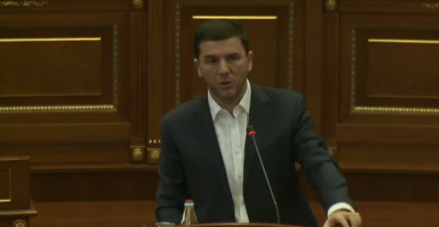 memli-krasniqi:-o-albin-o-trim,-si-me-nenshkrim,-si-pa-nenshkrim,-t’i-ke-bo-pranim