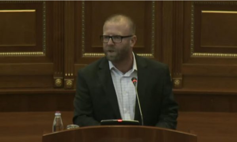 ceshtja-e-asociacionit,-abazi,-kurtit:-cka-je-sot-kryeminister,-a-je-serbofil