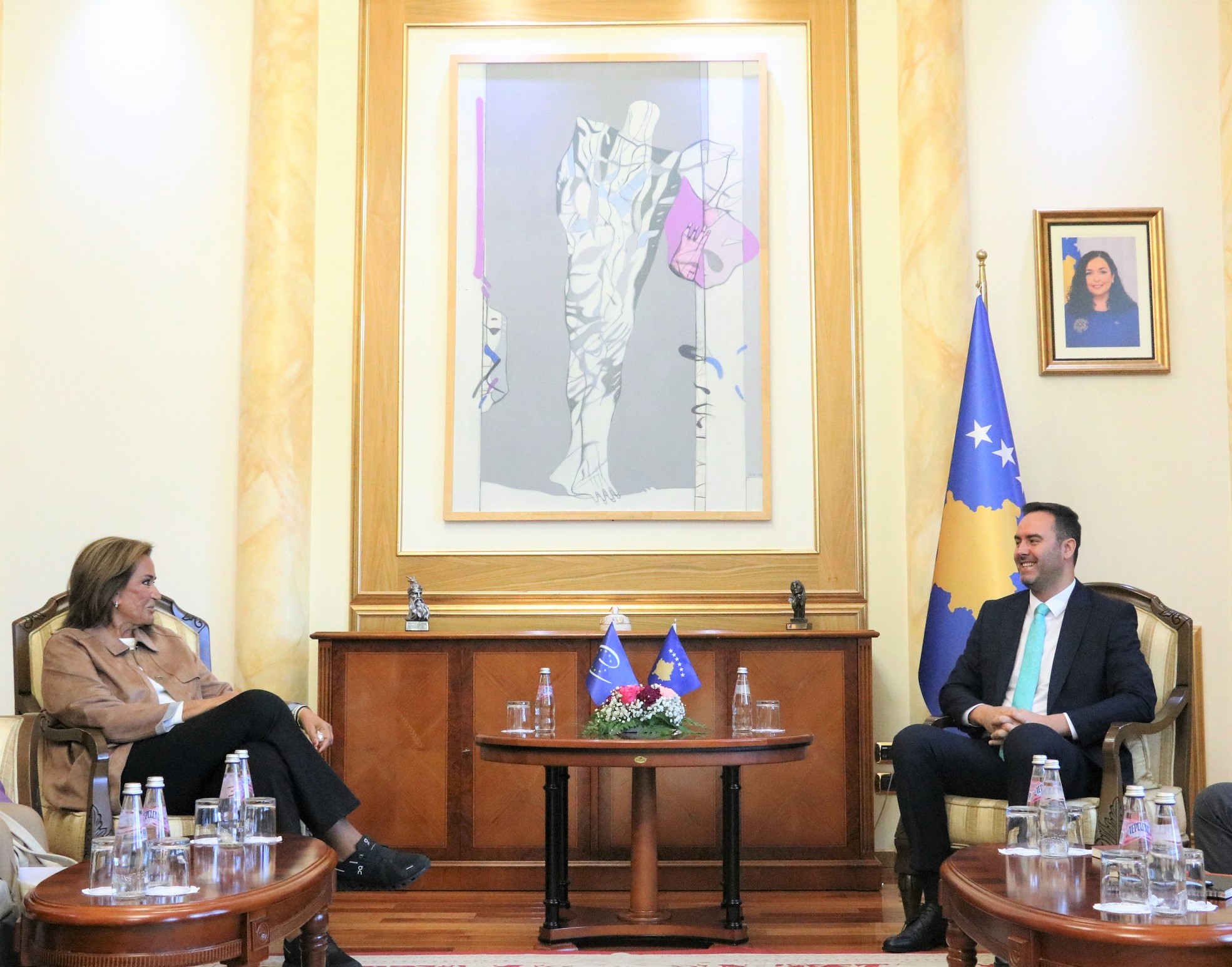 bakoyannis:-raporti-qe-do-ta-hartoj-do-te-sherbeje-si-baze-per-vijimin-neper-procesin-e-anetaresimit-ne-kie