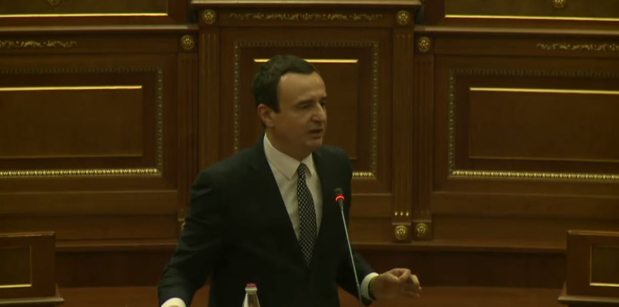 kurti-vazhdon-polemikat-me-opoziten:-vuciqi-ju-do-fort-juve,-por-ju-s’jeni-me