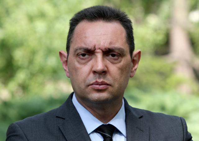 Aleksandar Vulin jep dorëheqje nga posti i shefit të BIA-s