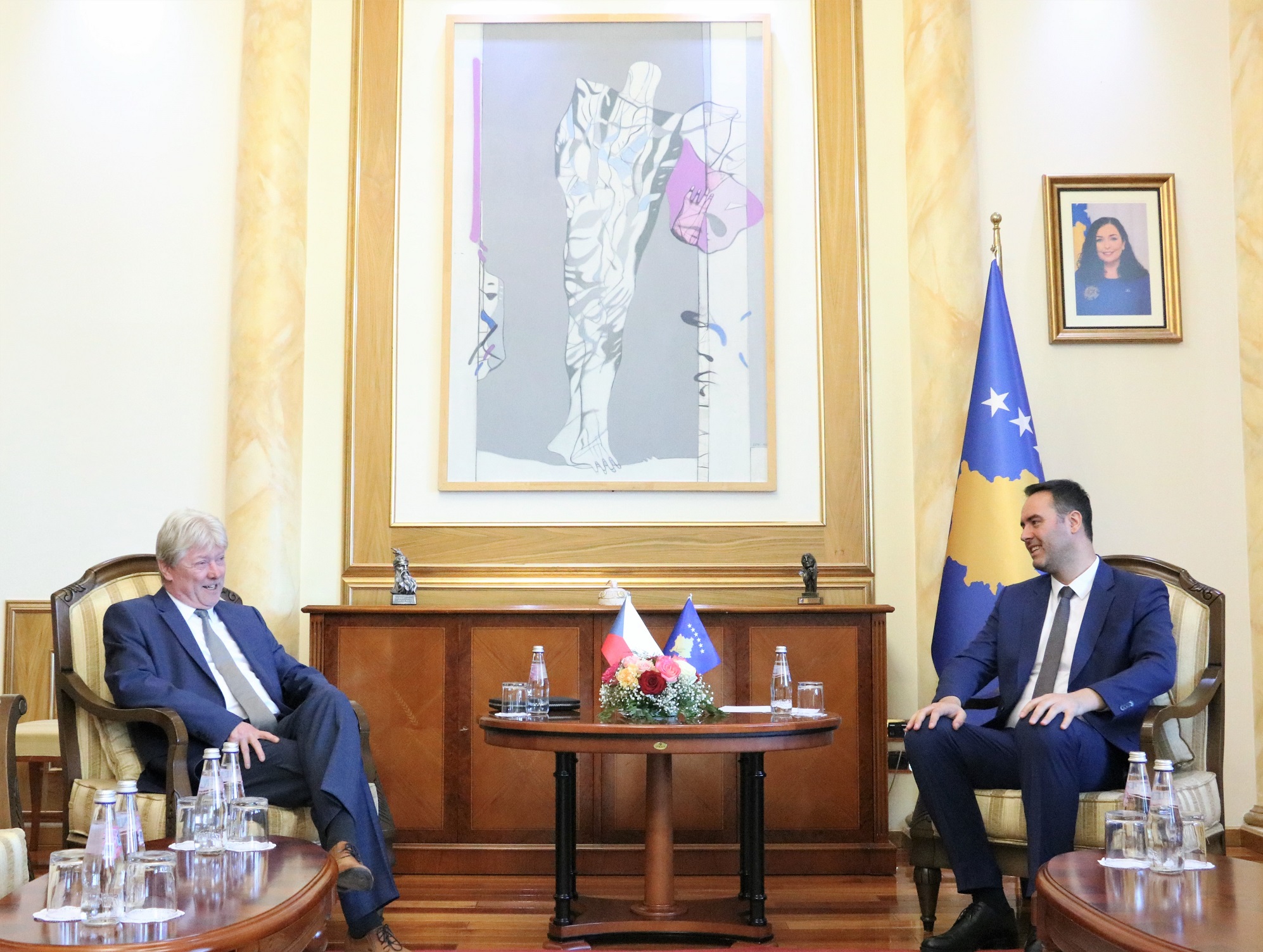 konjufca-pret-ne-takim-ambasadorin-e-ri-te-cekise,-flasin-per-thellim-te-bashkepunimit