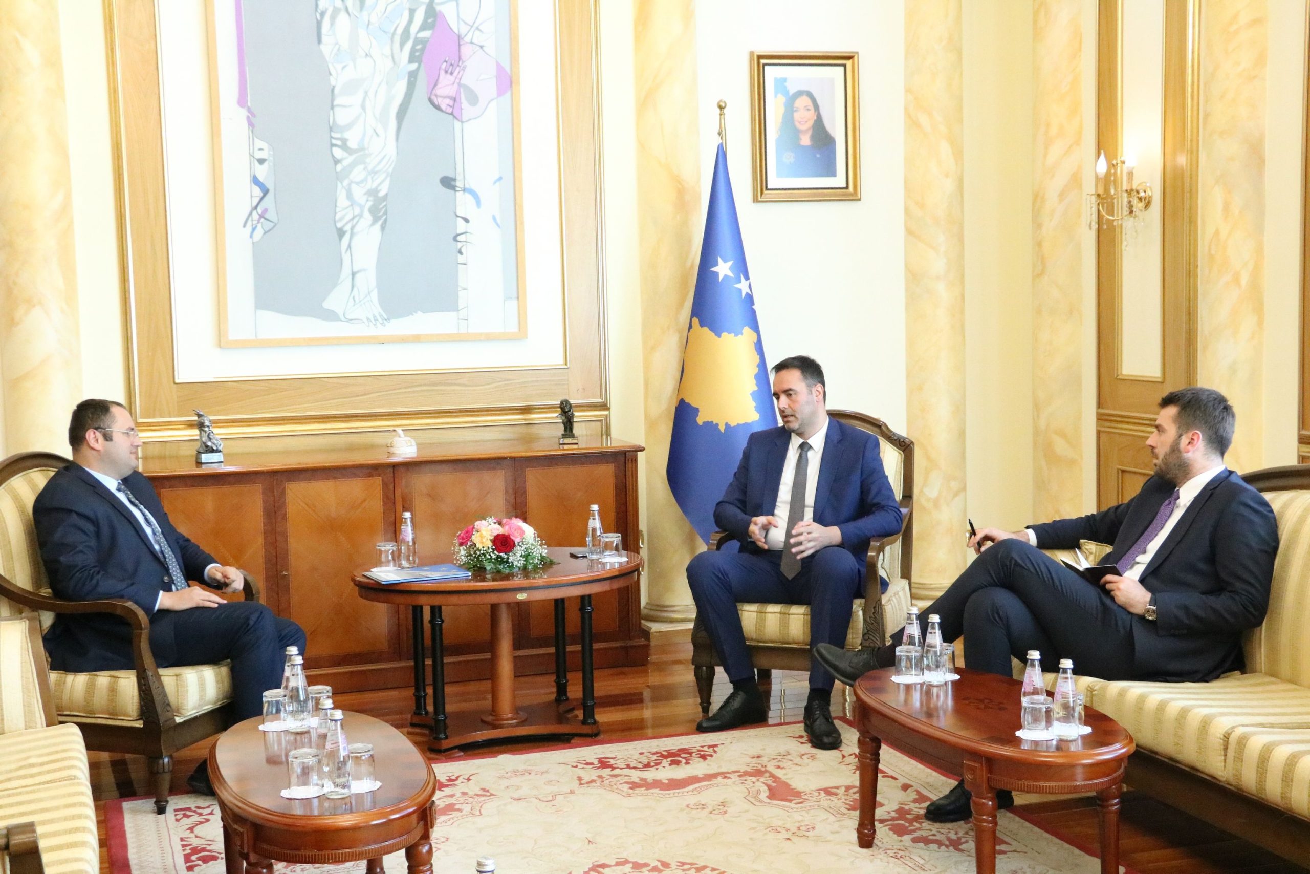 zhvillimet-ne-sistemin-financiar-teme-diskutimi-mes-konjufces-dhe-ismailit
