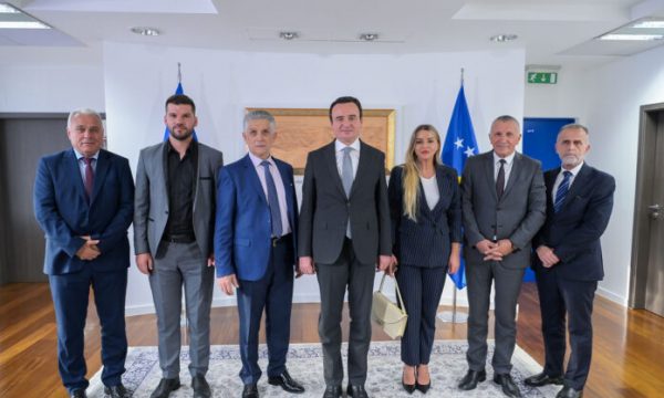 kryeministri-kurti-takoi-kandidatet-shqiptare-per-deputete-ne-zgjedhjet-e-17-dhjetorit-ne-serbi