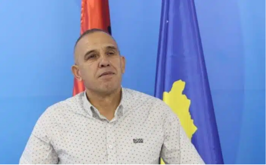 zeqiri:-puna-ne-zubin-potok-po-vazhdon-–-deklaratat-e-ministrit-krasniqi-i-ngjajne-nje-militanti-partiak