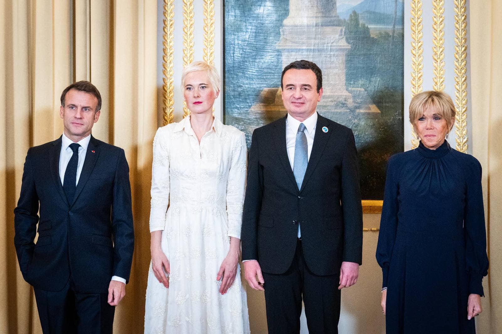 kurti-bashke-me-gruan-e-tij-mysafire-te-macronit-ne-pallatin-elysee