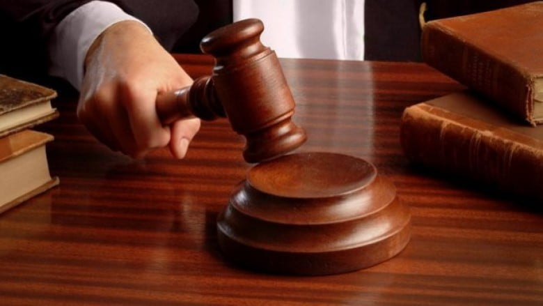 Zyrtari i Këshillit Gjyqësor lirohet nga akuza për falsifikim të dokumentit zyrtar