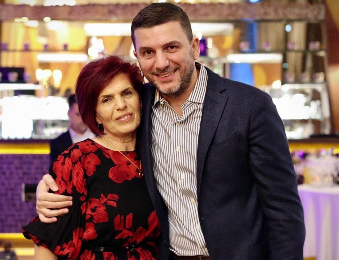 pensionohet-nena-e-kryetarit-te-pdk-se,-memli-krasniqi-e-cila-sherbeu-46-vjet-si-infermiere-anesteziste