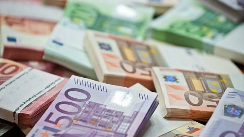 agjencia-kosovare-e-pasanikeve-(akp),-mbi-140-mije-euro-shkojne-vec-per-pagat-e-bordit-per-9-muaj-(dokumente)